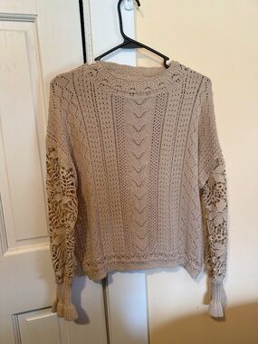 Lace sleeve Sweater